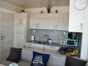 Mobile Home With Terrace And Sea View Azzuro