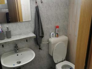 Mountain Vista Cottage with Private Sauna - One Bedroom Cottage