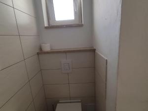 Komen Getaway Holiday Home with Balcony - Four Bedroom Holiday Home with Balcony