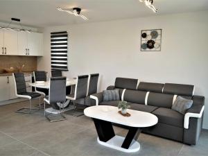 Tranquil Luxe Thermal Escape Mobile Home - Premium Mobile Home with Terrace 