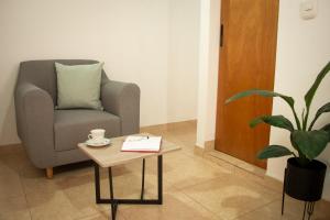 2 Cuadras Estadio - La 70, Laureles, 700MB, AC