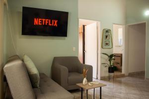 2 Cuadras Estadio - La 70, Laureles, 700MB, AC