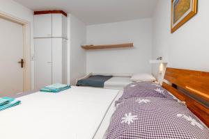 Apartments with WiFi Basanija, Umag - 7148