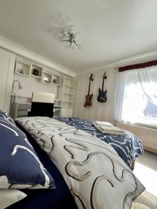 Private Flat in City Centre with Parking