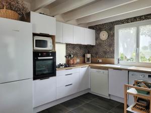 Maison spacieuse 5 pièces à La Palmyre, proche mer, idéale pour 8 personnes, Patio et Barbecue - FR-1-705-94