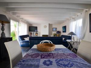 Maison spacieuse 5 pièces à La Palmyre, proche mer, idéale pour 8 personnes, Patio et Barbecue - FR-1-705-94