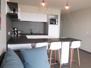 Appartement neuf en bord de mer pour 6 pers, balcon, piscine, jacuzzi, parking, animaux admis - FR-1-194-233