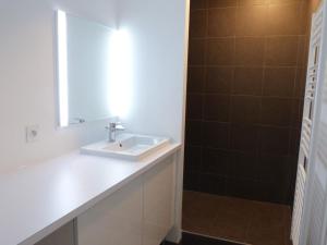 Appartement neuf en bord de mer pour 6 pers, balcon, piscine, jacuzzi, parking, animaux admis - FR-1-194-233