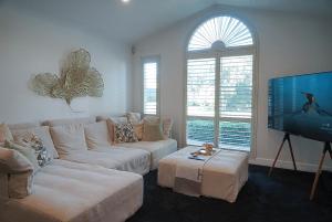 Relaxing 4BR House Enjoy Spa, Sauna , Private Garden