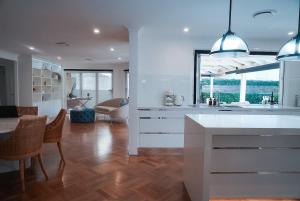 Relaxing 4BR House Enjoy Spa, Sauna , Private Garden