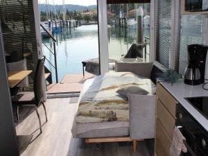 The Seaborn Residence - Two Bedroom Floating House 