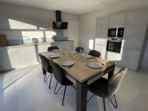 Maison moderne de plain-pied, proche plage, accessible PMR, animaux acceptés - FR-1-775-35