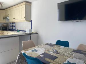 Maison familiale près plage avec WiFi et animaux admis - FR-1-22-378