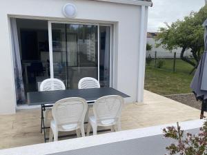 Maison neuve au centre de La Tranche-sur-Mer: WiFi, parking, proche plage et commerces - FR-1-22-355