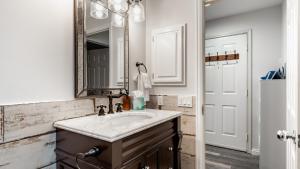 Near Historic Downtown Ski-InSki-Out Etta Place 5 by AvantStay