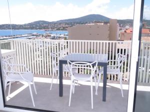 Appartement 3 pièces climatisé avec terrasse, centre-ville, garage à Sainte-Maxime - FR-1-780-27