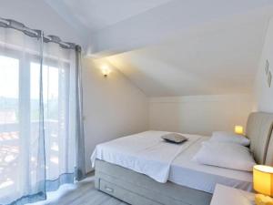 Apartments Franica with Heated Pool and Hot-Tub - One Bedroom Apartment with Balcony