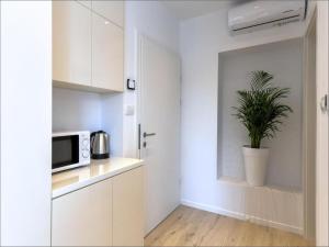 Via Porto Rooms - Deluxe Double Room with Double Bed and Balcony