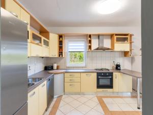 House Rose with Garden and Pool - Three Bedroom House