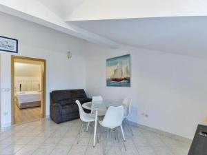 Apartments Franica with Heated Pool and Hot-Tub - Two Bedroom Apartment with Terrace