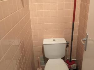 Grand 2 pièces en bord de plage avec terrasse et vue sur mer - FR-1-837-17