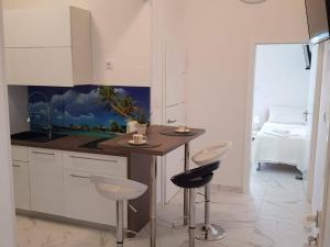 One-Bedroom Sea View Apartment