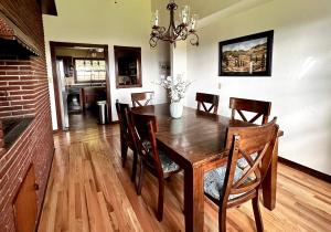 Farmhouse RV - Sunset Pergola - Fire Pit - Views