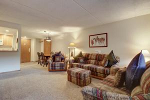 VS453 Village Square 1 Br 1 Ba condo