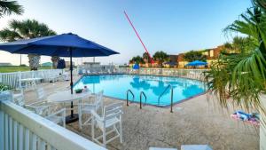 Port A Escape w Pools Patio Walk to Beach La Concha by AvantStay - 4hvězdičkové hotely ve městě Port Aransas