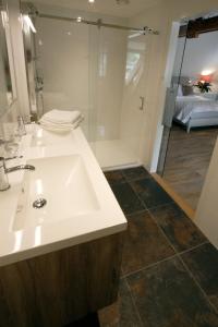 In de Witte Dame Hotel Bar Kitchen Apartments