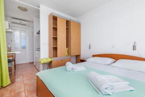 Apartments by the sea Drasnice, Makarska - 24869