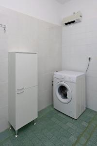 Apartments with parking space Rijeka - 24866