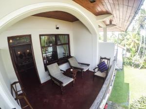 Sri Gemunu Beach Resort