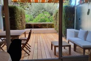 Appartement avec grande terrasse & piscine, Rez-de-jardin, Antibes