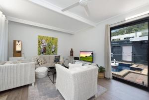 Island Holiday Memories in Nelly Bay