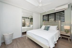 Island Holiday Memories in Nelly Bay