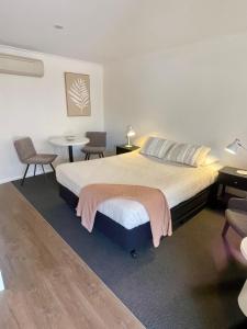 Estelle Kramer Motel