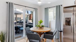 Steps to Sand 2 Homes in 1 – Sleeps 19 Outdoor Space Walk to Shops Dining