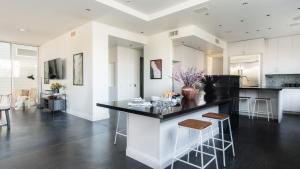 Balboa I by AvantStay - Stylish Condo Balboa Park Adjacent w Views