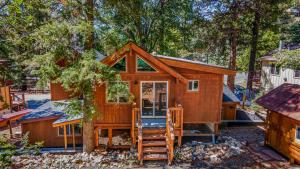 10 Mins to the Lake Hot Tub Game Room Modern Cabin Bearpaw by AvantStay