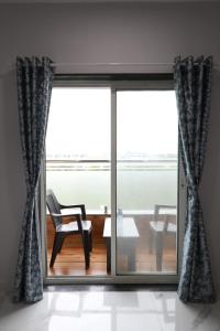 Azura Vista by Alt Acco