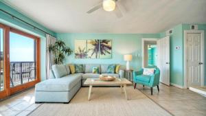 Beachfront Complex w 2 Pools Tennis Gulf Views Rise N Beach by AvantStay - 4hvězdičkové hotely ve městě Port Aransas