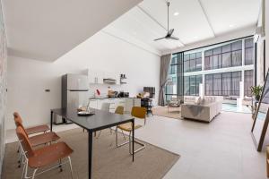 Elegant Pool Access Townhouse Near Beach