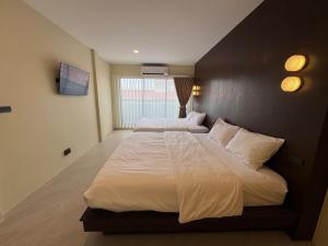 Baan Ta Long Beach Koh Larn