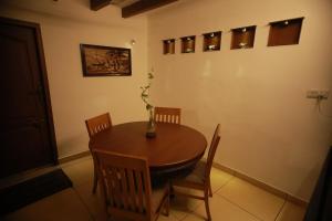 Rampart Apartments