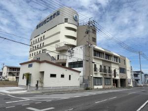 히코네 彦根びわこホテル裏のマンション 一室貸し切り50台無料駐車場付き台所あり自転車貸出可 BbQ可 ペット同伴可 3성급 숙소 로비
