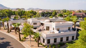 Ivory Buyout By AvantStay Two Home Buyout Near Old Town w Large Patio