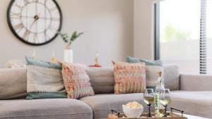 Ivory Buyout By AvantStay Two Home Buyout Near Old Town w Large Patio