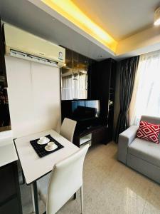 The Aristo Resort 1