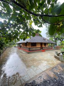 Aravanazhi tharavadu